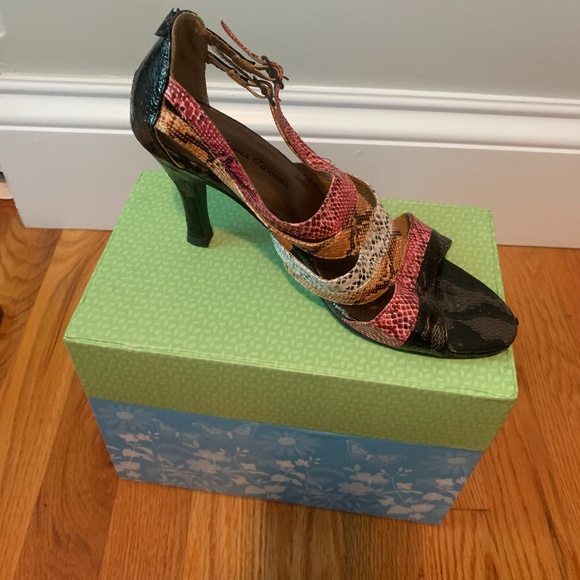 sandals - Picture 4 of 4